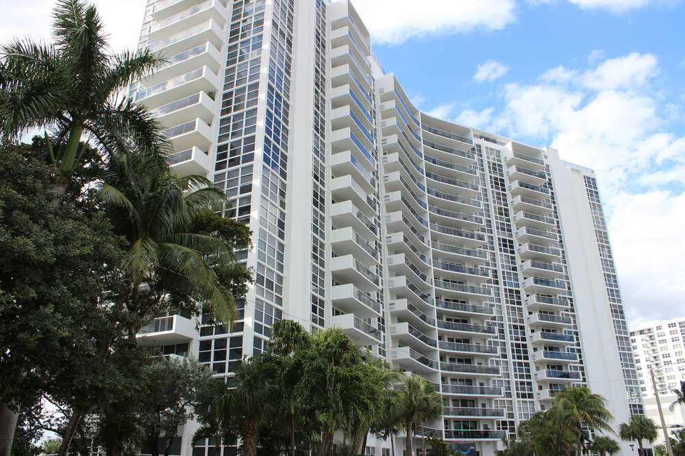 Vantage View condo photo 2